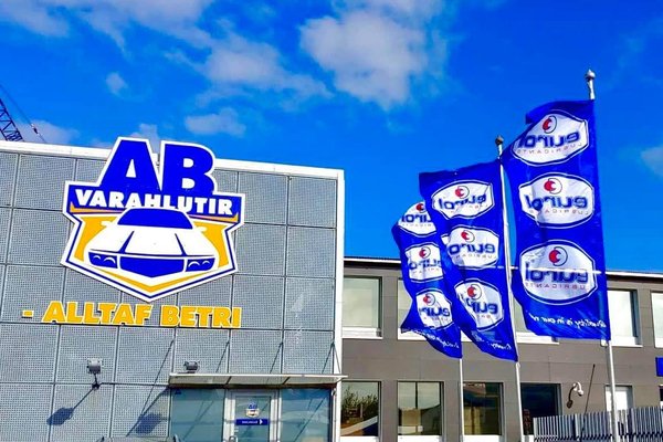 Lamdi mann og hótaði honum lífláti