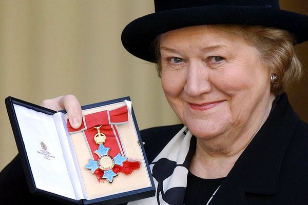 Lafði Patricia Routledge lést í svefni