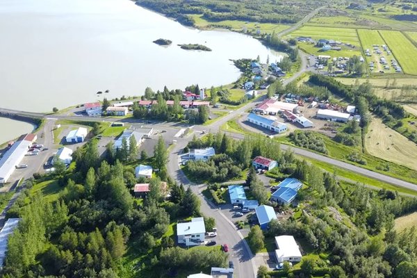 Múlaþing fordæmir líkamsárásina á barnaníðinginn