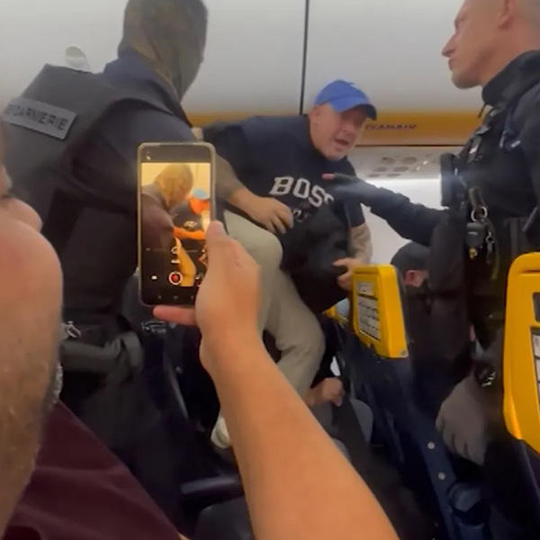 Flugvél á leið til Spánar nauðlenti vegna flugdólga