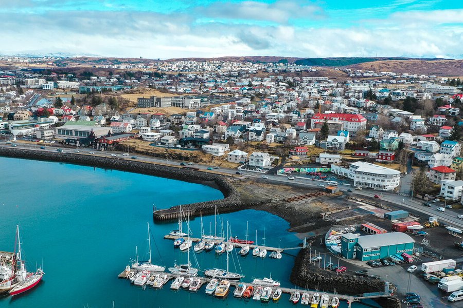Framkvæmdastjóri sakar fyrrum eigendur um blekkingar