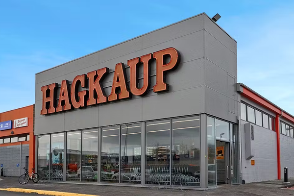 Ljóshærð kona dæmd fyrir rangar sakagiftir