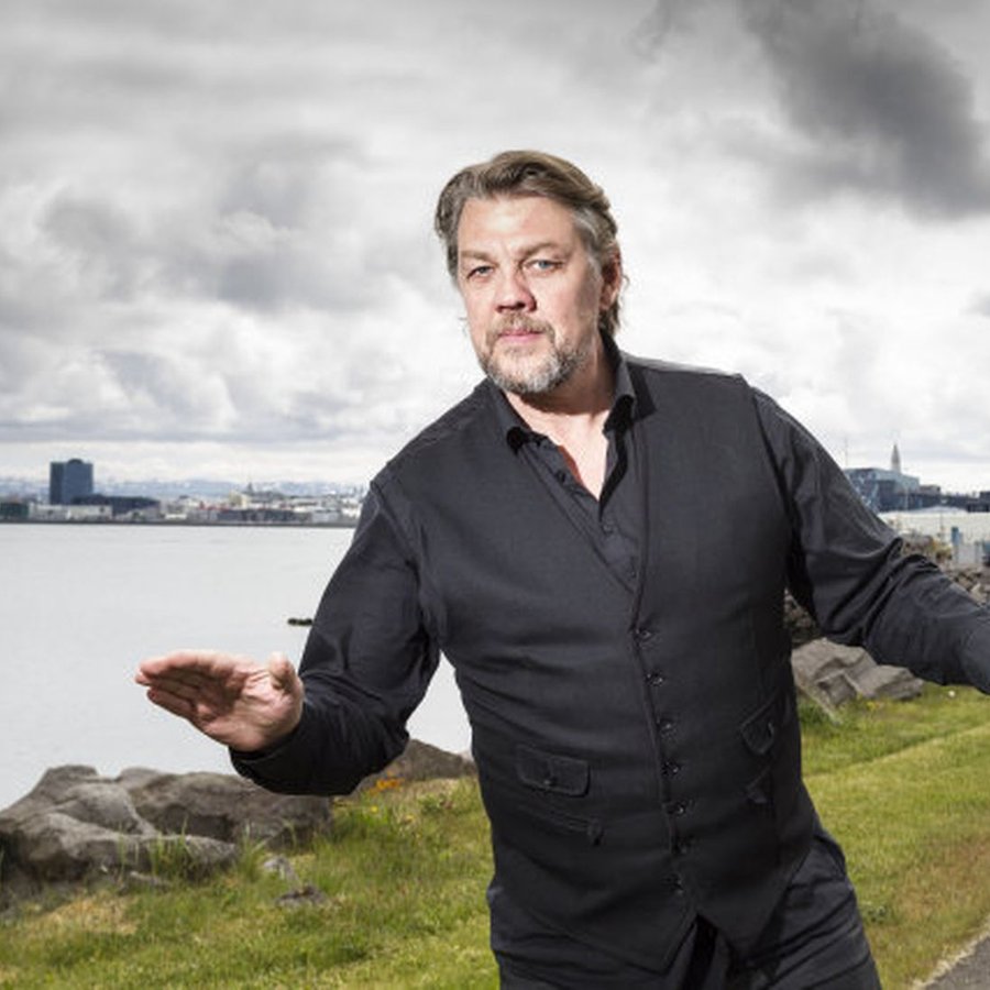 Kríur réðust á Helga Björns við Landeyjahöfn