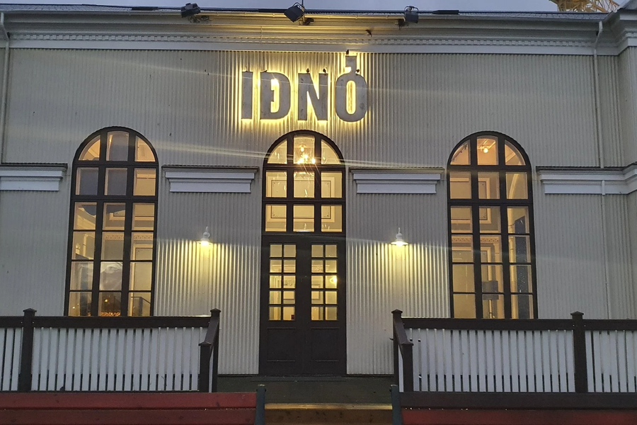 Duft í Iðnó