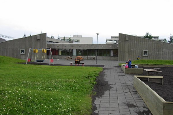 Gæsluvarðhaldi yfir leikskólastarfsmanninum framlengt um viku