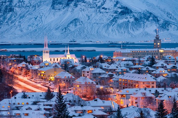 Einn slasaður eftir að grýlukerti féll á höfuð hans