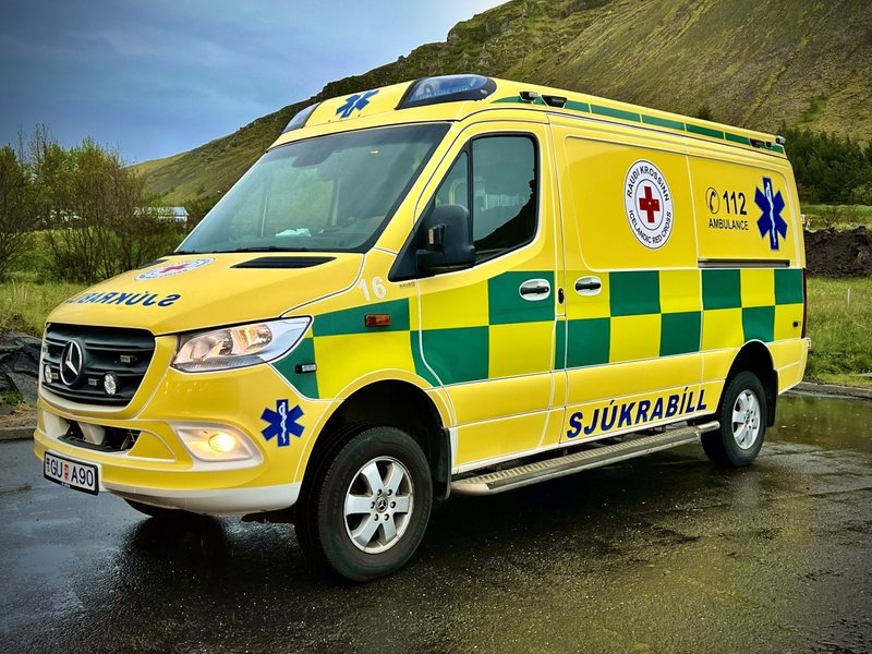 Sjúkrabíll 2