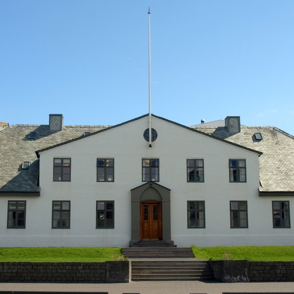 Boðar til mótmæla fyrir ríkisstjórnarfund og hvetur til stuðnings í Reykjavíkurmaraþoninu