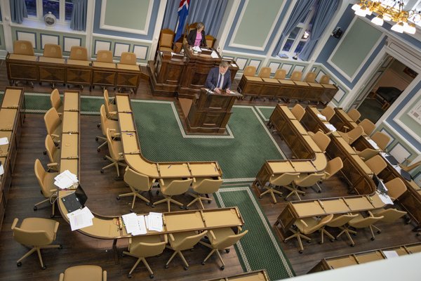 Alþingi í alla nótt