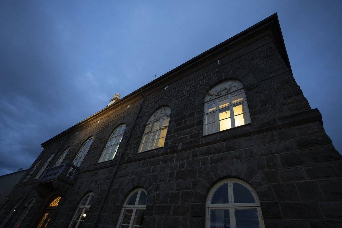 Alþingi í alla nótt