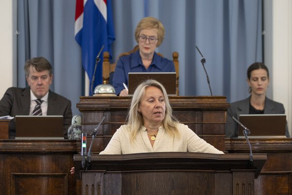 „Biskup Þjóðkirkjunnar setur Kastljósþáttinn í samhengi við sjálfsvíg“