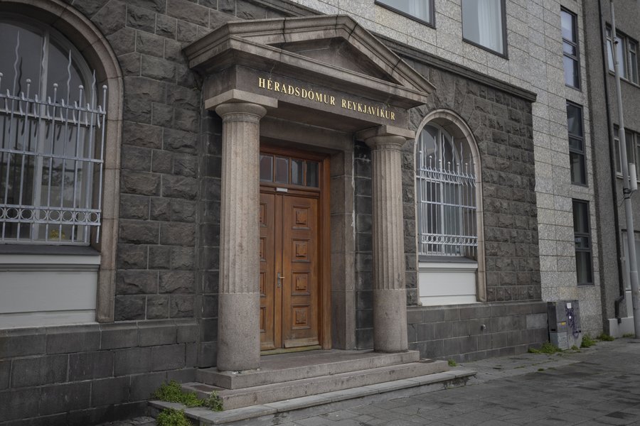 Árbæingur hótaði lögreglumanni nauðgun
