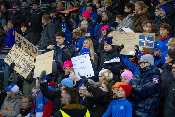 Hugljúf skilaboð ungs stuðningsmanns til Alberts vöktu athygli