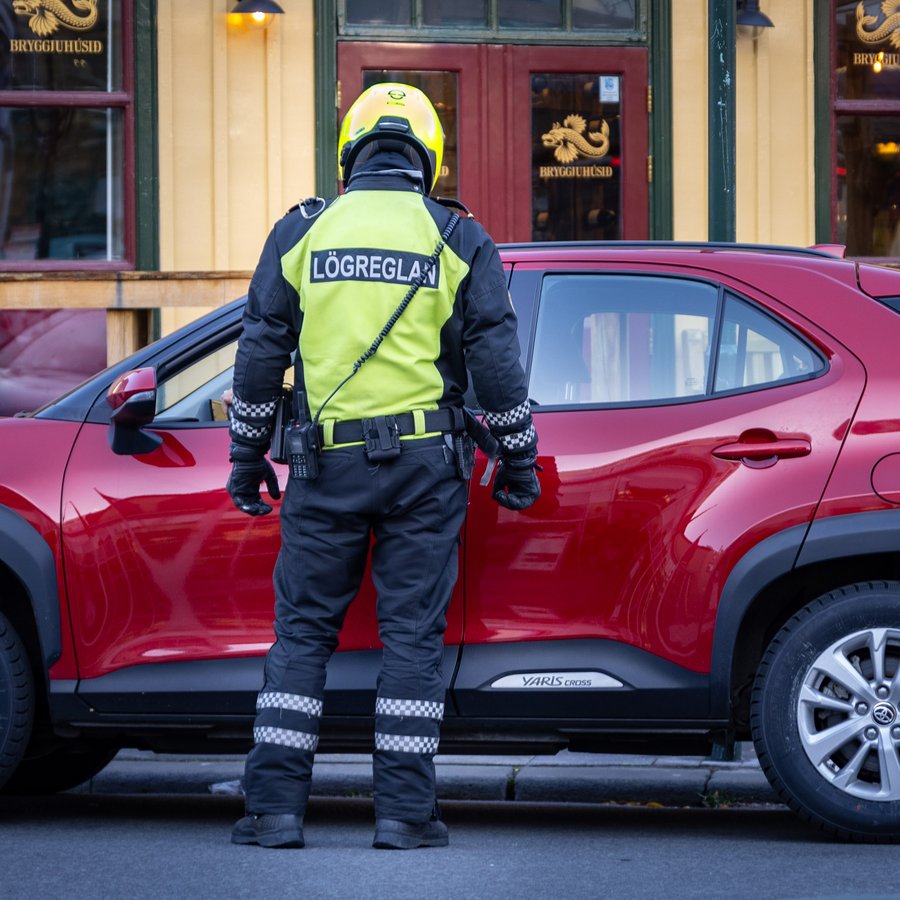 Lögreglan náði bílstjóra sem flúði