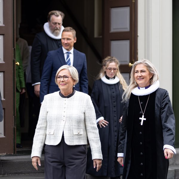 Alþingi sett með pompi og prakt