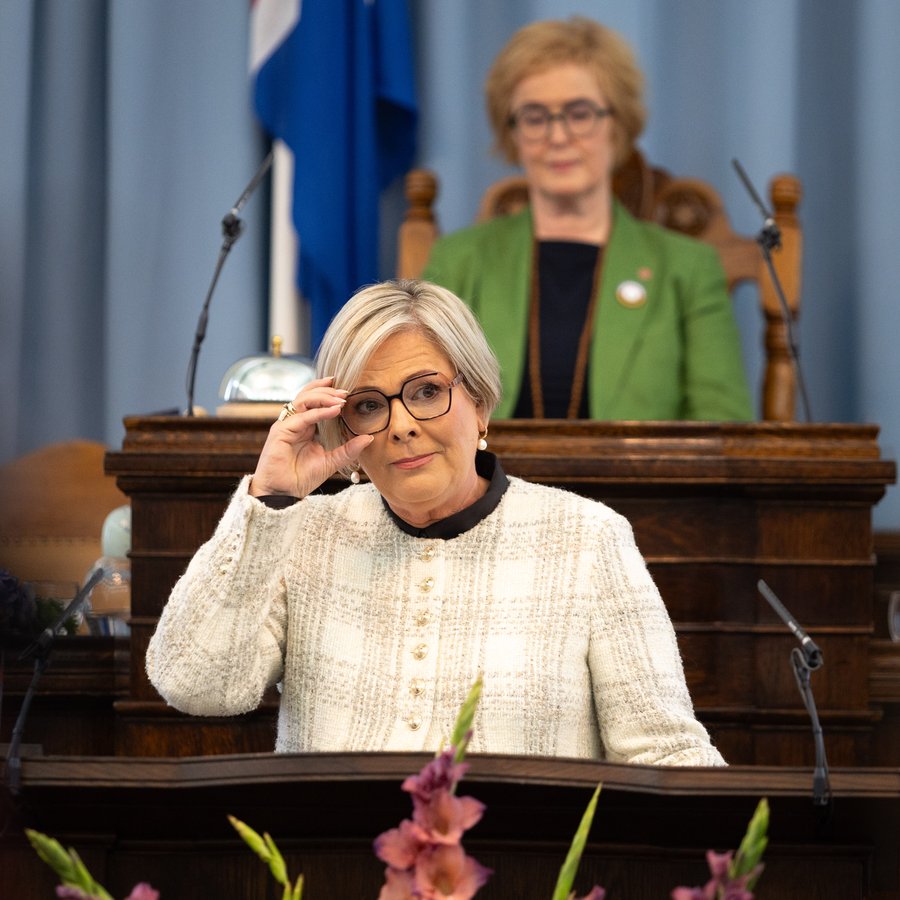 Halla vill minna málþóf á Alþingi